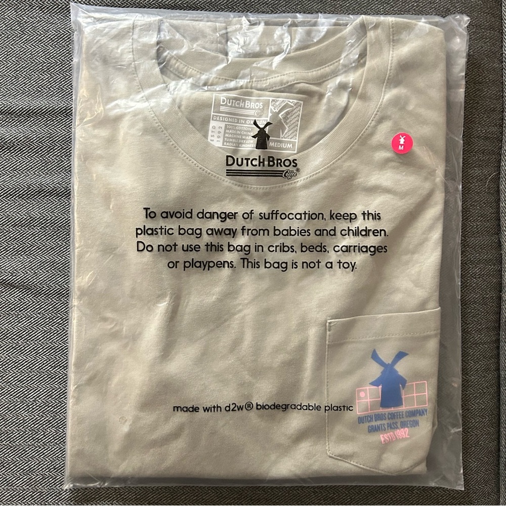 Unopened Women’s M Long Sleeve Dutch Luv Shirt